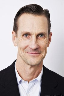 Steven F Thompson