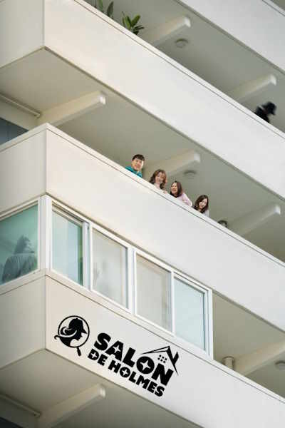 Salon De Holmes - Season 1